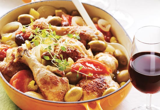 Chicken stew with olives and white wine