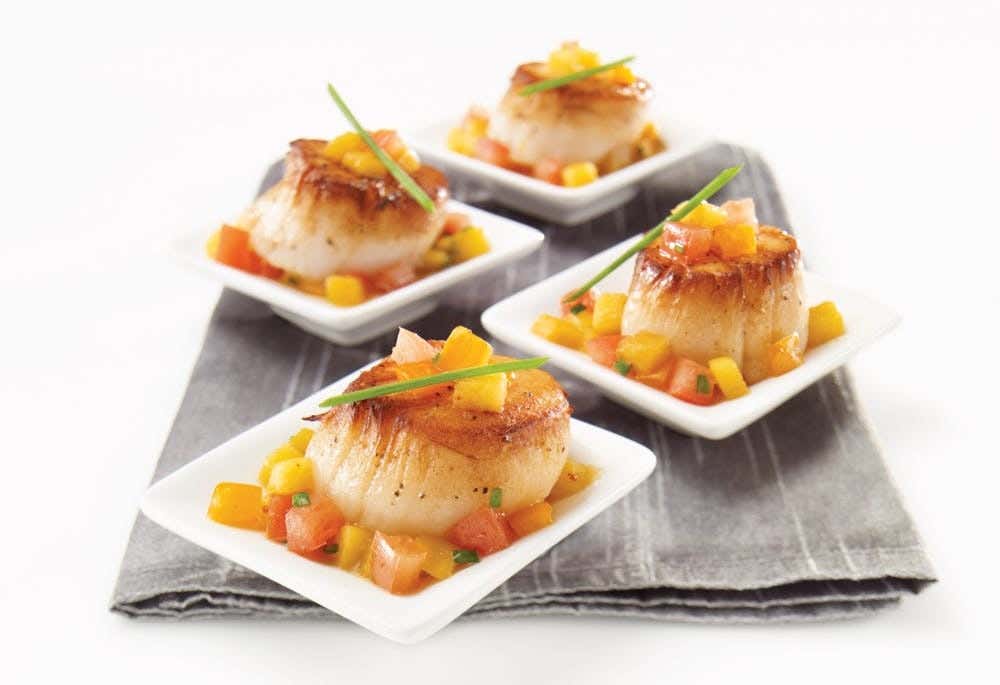 Pan-fried scallop bites, mango salsa