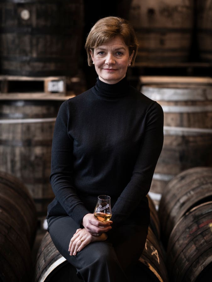 Stephanie Macleod – Dewar’s Stephanie Macleod – Dewar’s