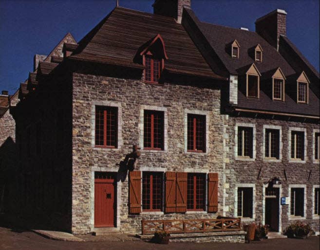 Maison Des Vins Place Royale