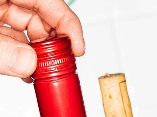 bouchons de liège et les capsules à vis